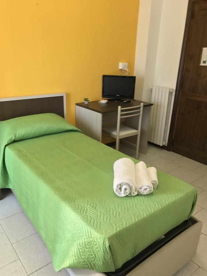 Hotel Marina Бадеси Экстерьер фото